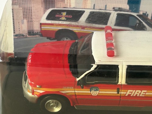 2004 Excursion American Fire Brigade Car Model Diecast 1:50 Scale Amercom - Picture 3 of 8