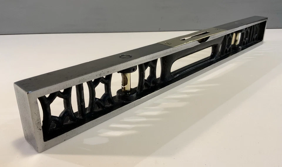 VINTAGE GLASS DEVELOPMENTS LTD CAST IRON ENGINEERS 18” INCH SPIRIT LEVEL - Image 2 of 4