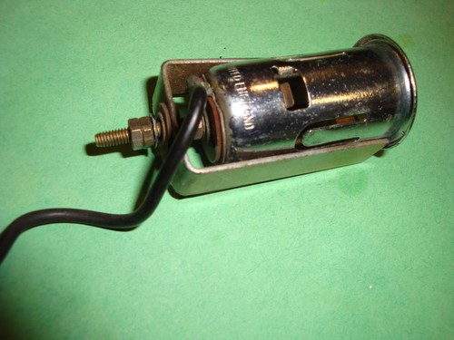 2I(4998)Jaguar XK,MK9, Early 1961 XKE Smiths Bakelite Cigar Lighter Receptacle - Picture 2 of 6