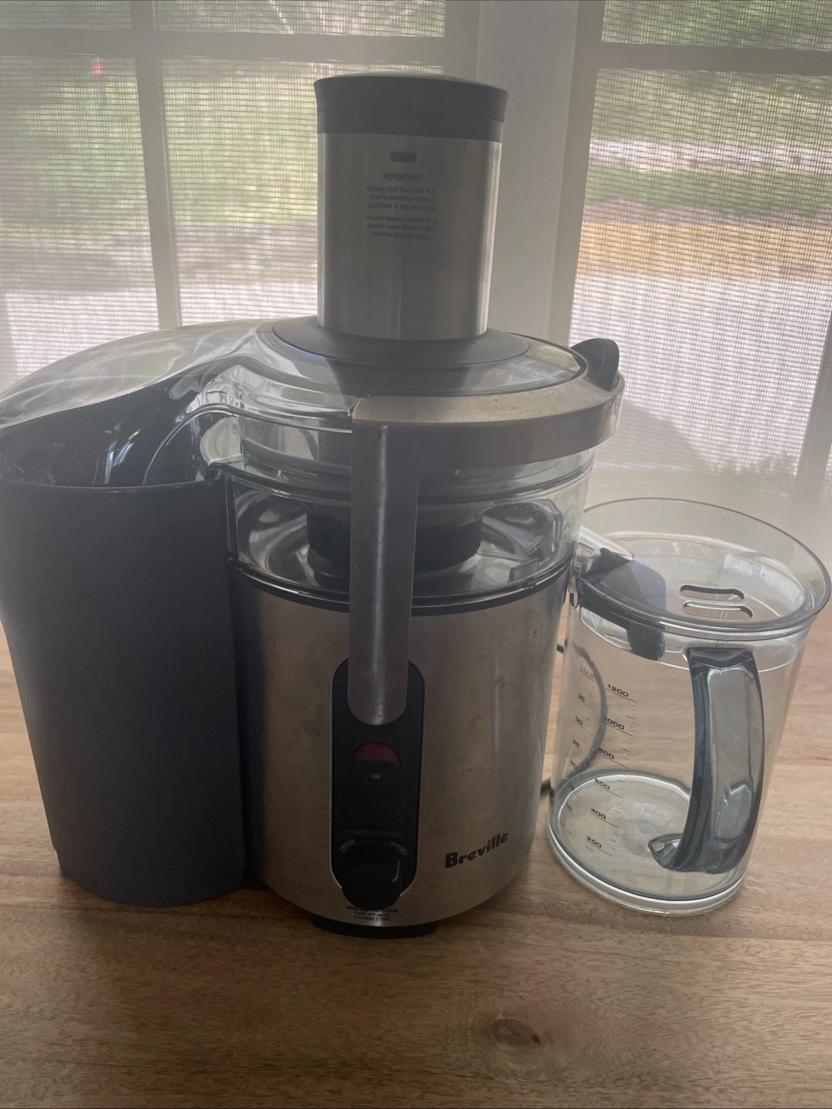 Breville BJE510XL Multi-Speed Juice Fountain 900-Watt Juicer