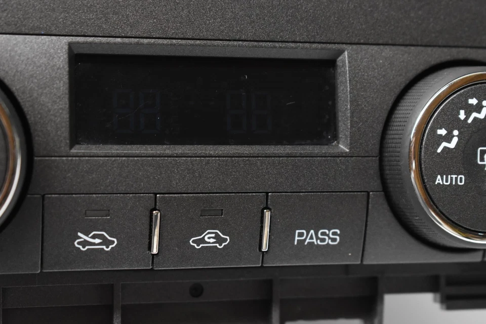 Automatic Temperature Control Opt CJ2 15892086 Fits 07-11 LUCERNE B3E19 - Image 2 of 4