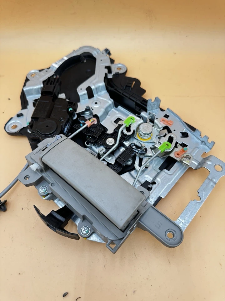 2015-2021 KIA SEDONA REAR LEFT SIDE DOOR LOCK LATCH ACTUATOR MOTOR W/ HANDLE OEM - Image 4 of 4
