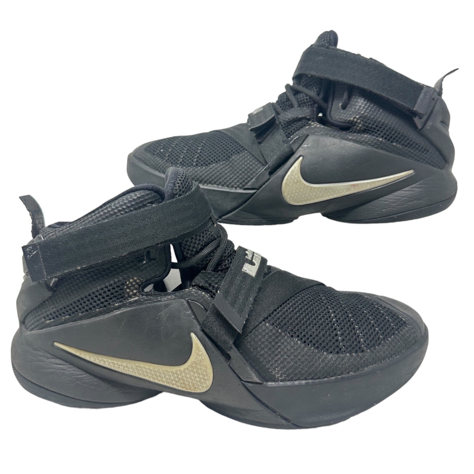SAOLA Nike Youth 6 Lebron James Sold Nine sneaker alte stringate nere 776471 001