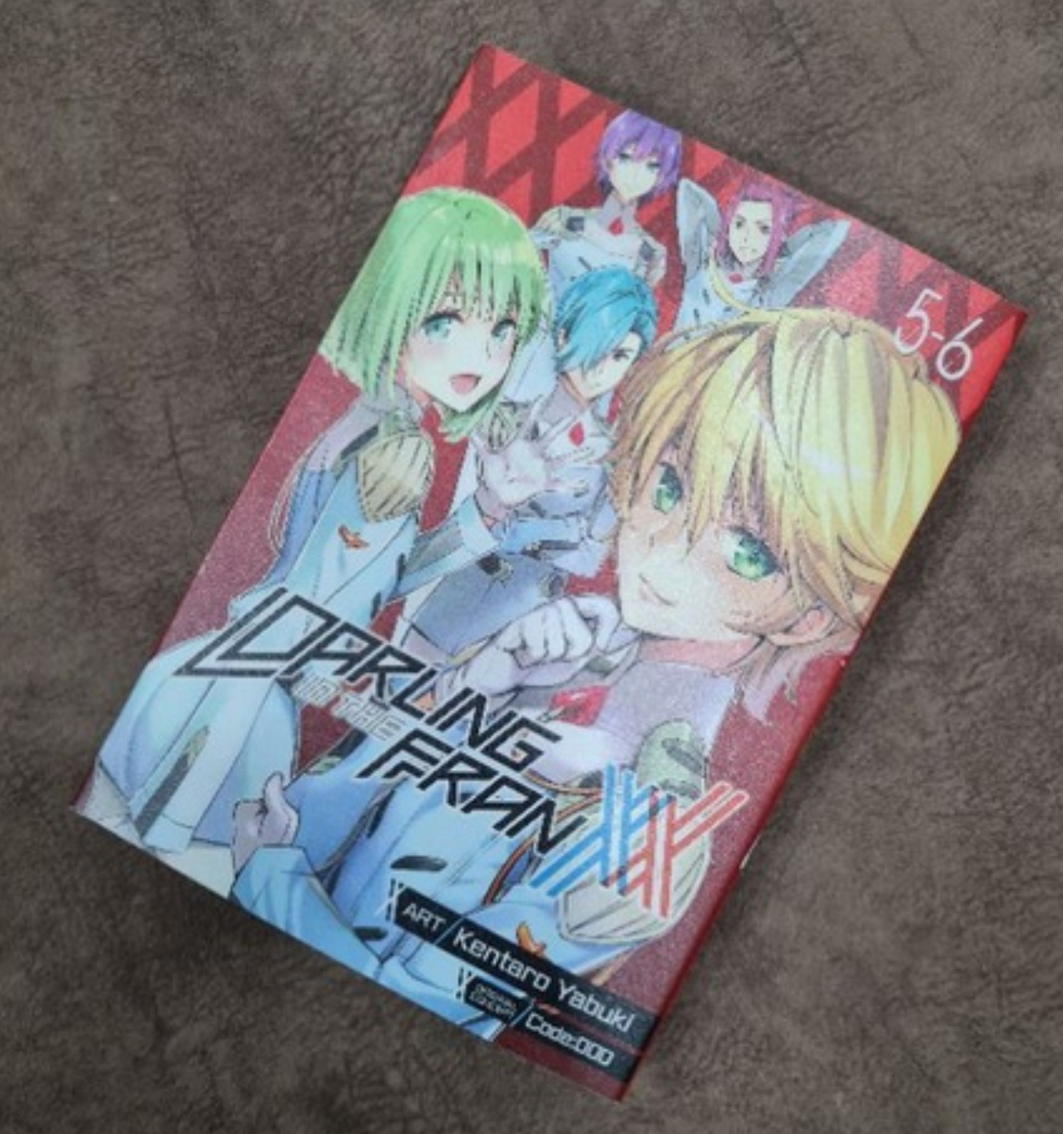 DARLING in the FRANXX Vol. 5-6: Code:000, Yabuki, Kentaro: 9781638586746:  : Books