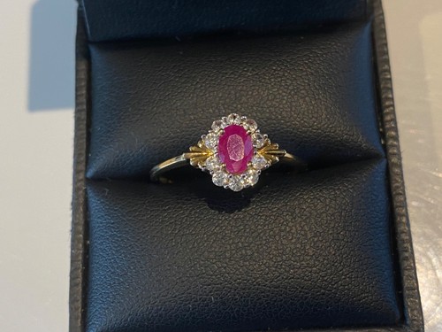 Stunning 9CT GOLD RUBY RING - Imagen 4 de 10