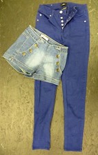 WOMEN'S SHORTS/JEGGING lot of 2-  size- (1/2)