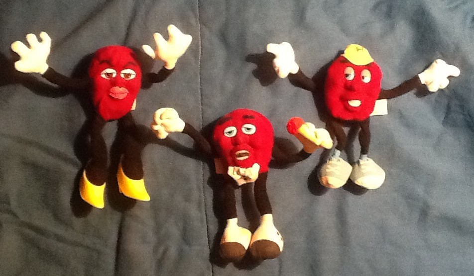 友達がくれたレッドアイズの人形。 1988 Hardees Applause Plush Bendable Dancin California Raisins 3