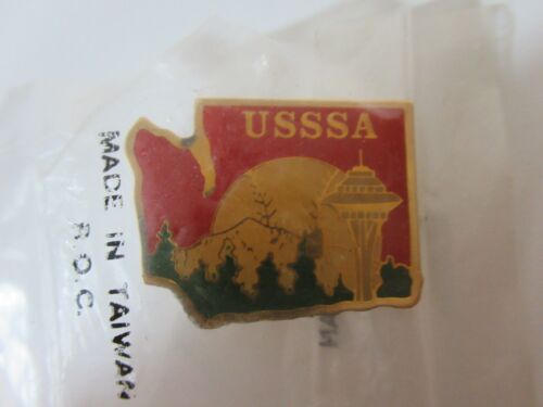 USSSA Softball Pin Seattle Washington Space Needle Gold Tone Enamel - Picture 5 of 5
