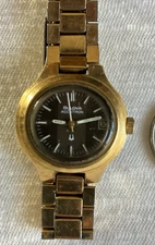 VINTAGE 1976 LADIES BULOVA ACCUTRON 2302 GOLD FILLED CASE & BAND SWISS