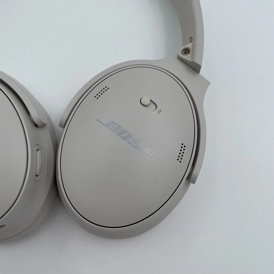 Bose QuietComfort 45 QC45 Bluetooth Noise Canceling Headphones White Smoke - Image 2 of 4