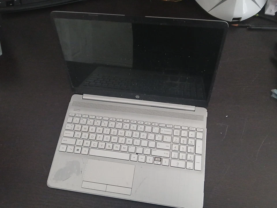 Portátil Windows 10 HP de 14,1 pulgadas Intel Core I3 8 GB RAM 128 GB SSD Foto 2 de 4