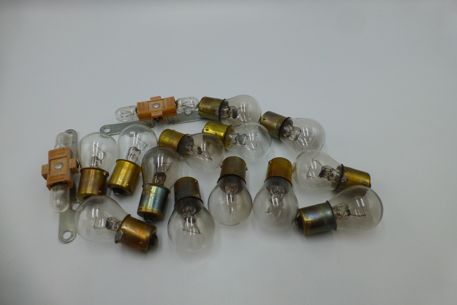 Lot of Vintage Incandescent Light Bulbs 1141 TAIWAN Bayonet Festoon Mixed C2