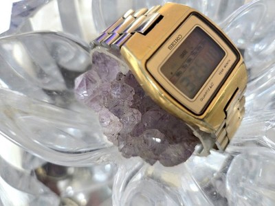 Vintage Seiko 1977 LC M154-4029 Quartz LCD Digital Watch Gold-Tone