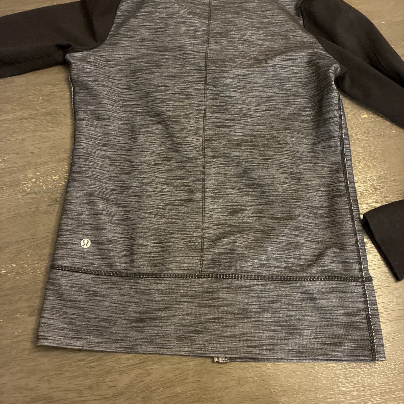 womens lululemon jacket medium - image 9