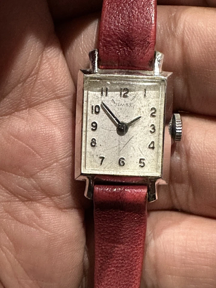 Reloj mecánico Timex vintage correa roja reloj para mujer no funciona envío gratuito Foto 2 de 4