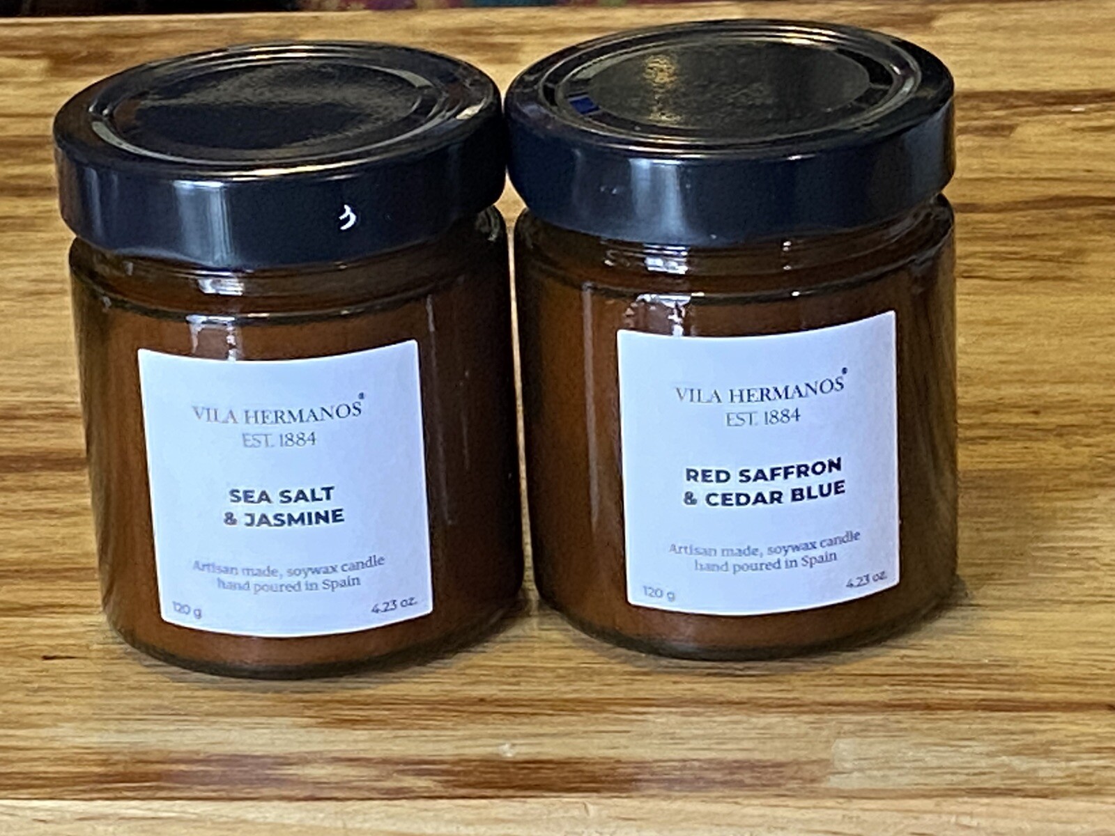 Set of 2 Vila Hermanos Candles SEA SALT & JASMINE / RED SAFFRON & CEDAR