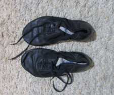 Girls Black Split Sole Dance Shoes Size Unknown Heel to Toe 9" EUC