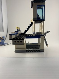 LEGO set 60141 Police Station &ndash; Complete - Sun Damaged, AS-IS