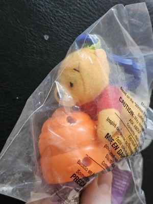 Vintage McDonalds New/Sealed Winnie the Pooh Clip On Plush Keychain w/ Hive