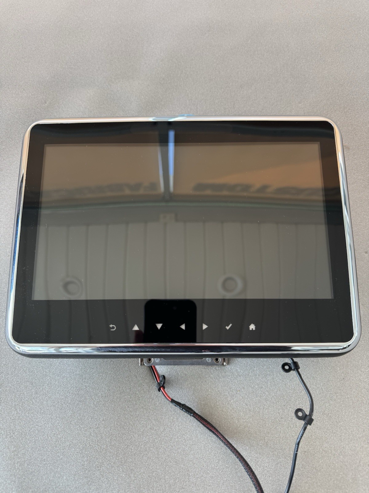 Lincoln Navigator Rear Entertainment Screen.  Used In Working Condition