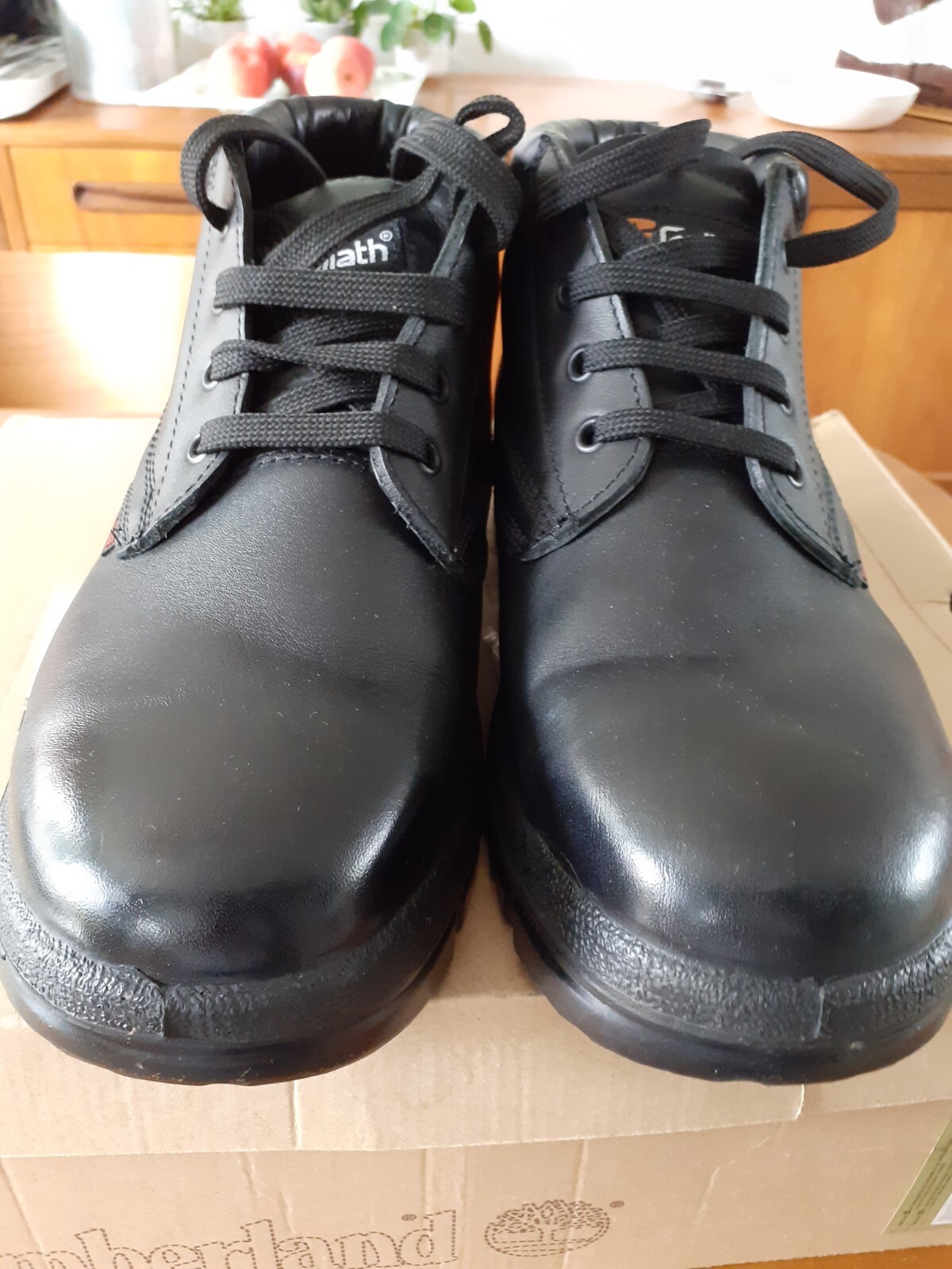 Mens goliath safety boots size 8 antistatic slip resistant 300C heat