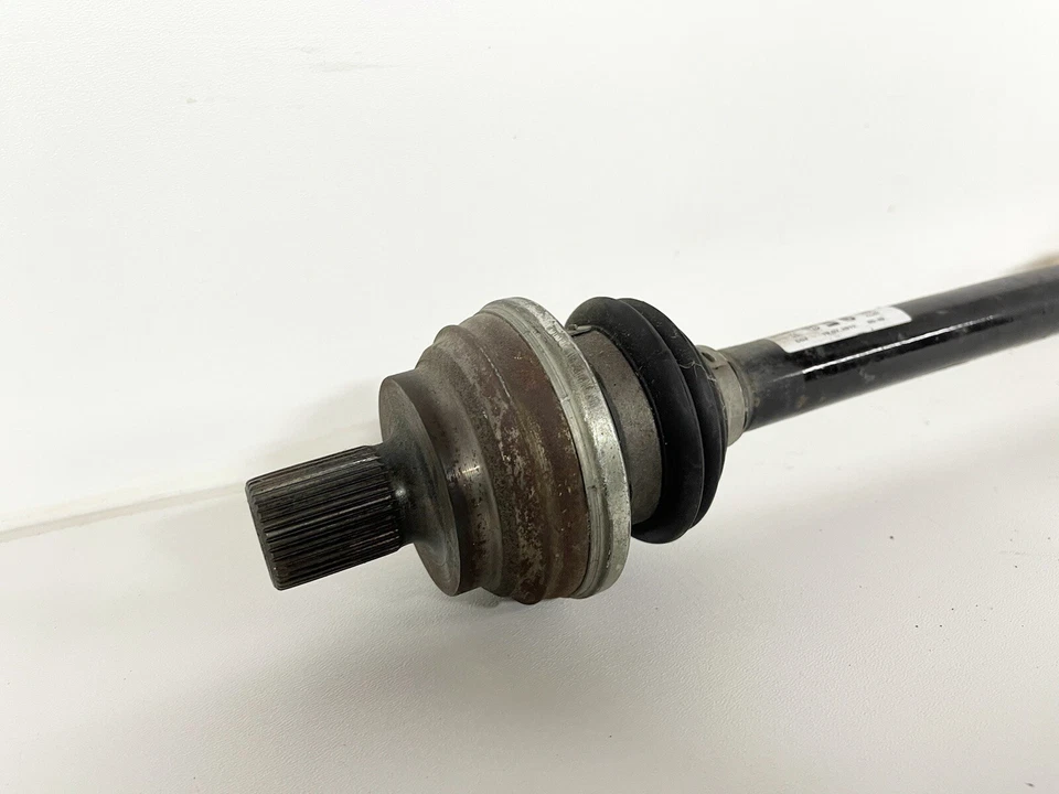 Eje trasero izquierdo Volkswagen Golf 2010-2014 1K0501203F Foto 2 de 4