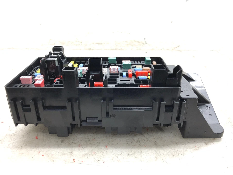 Dodge Ram 1500 SD 2019-2022 OEM multifunción distribución de energía cabina caja de fusibles Foto 2 de 4