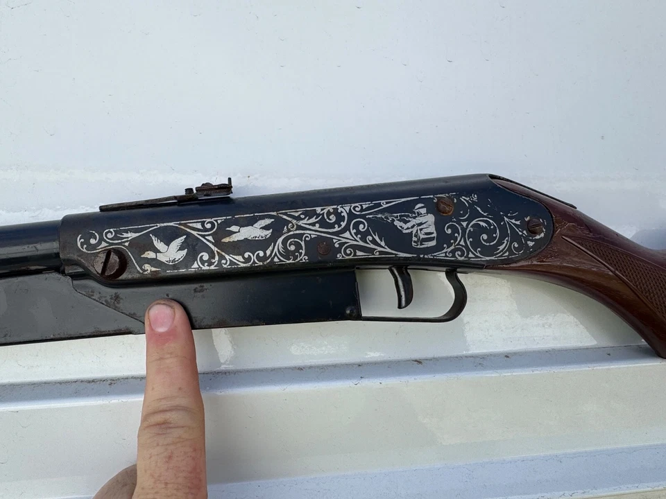 vintage daisy bb model 25 pump gun - Image 3 of 4