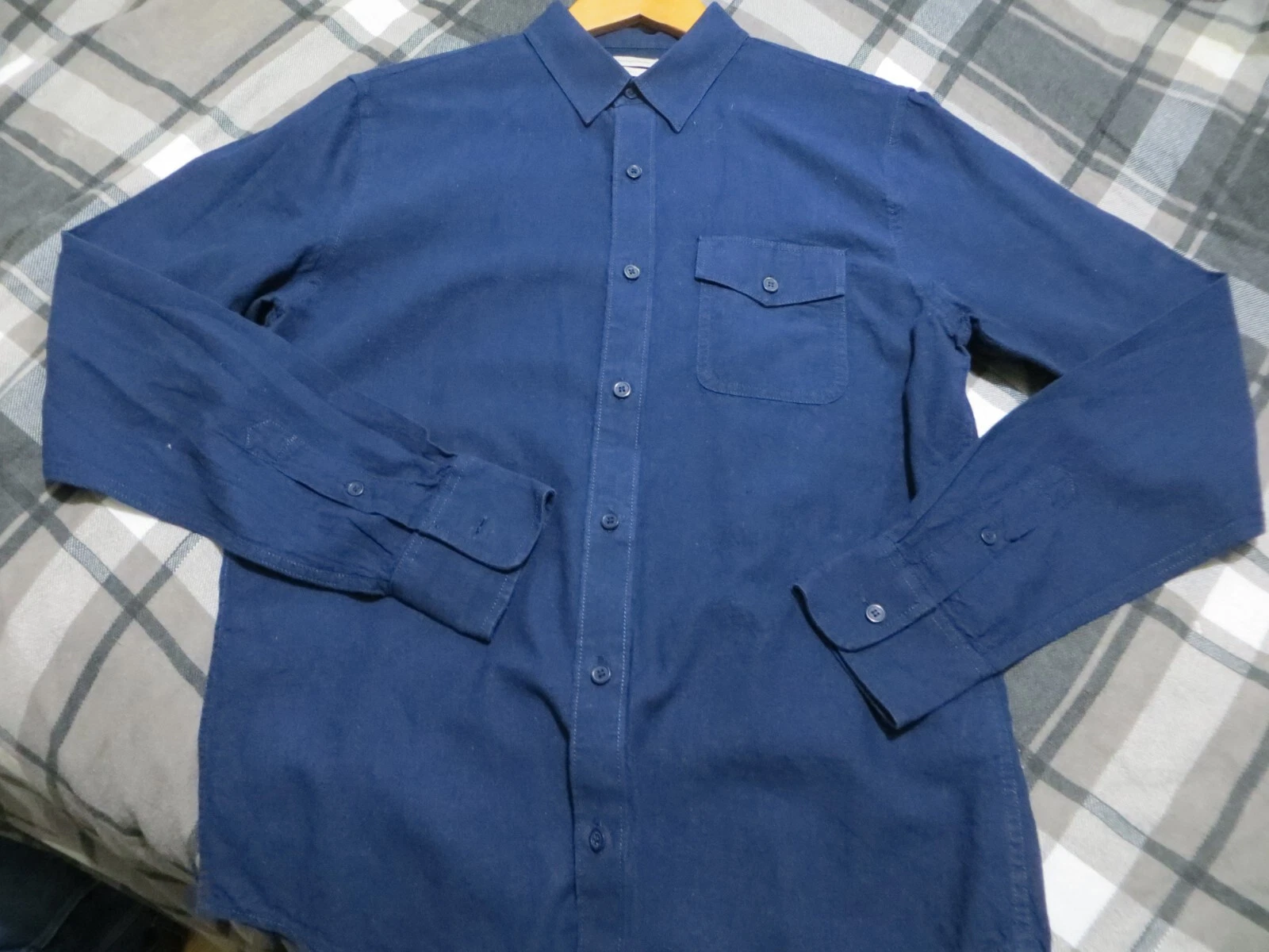 CALVIN KLEIN. MENS L/S LINEN/COTTEN MIX SHIRT BLUE. CHEST 40" SIZE S