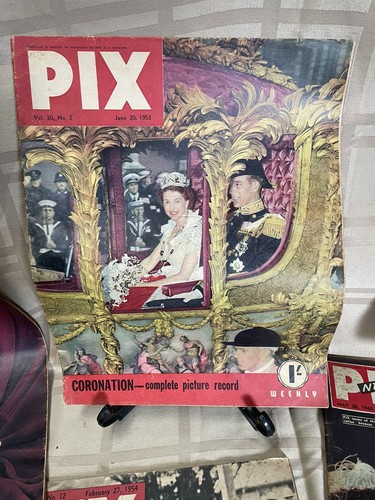 Vintage 1950s Queen Elizabeth II Pix 8 magazines Coronation Royal Wedding Plus - Picture 3 of 9