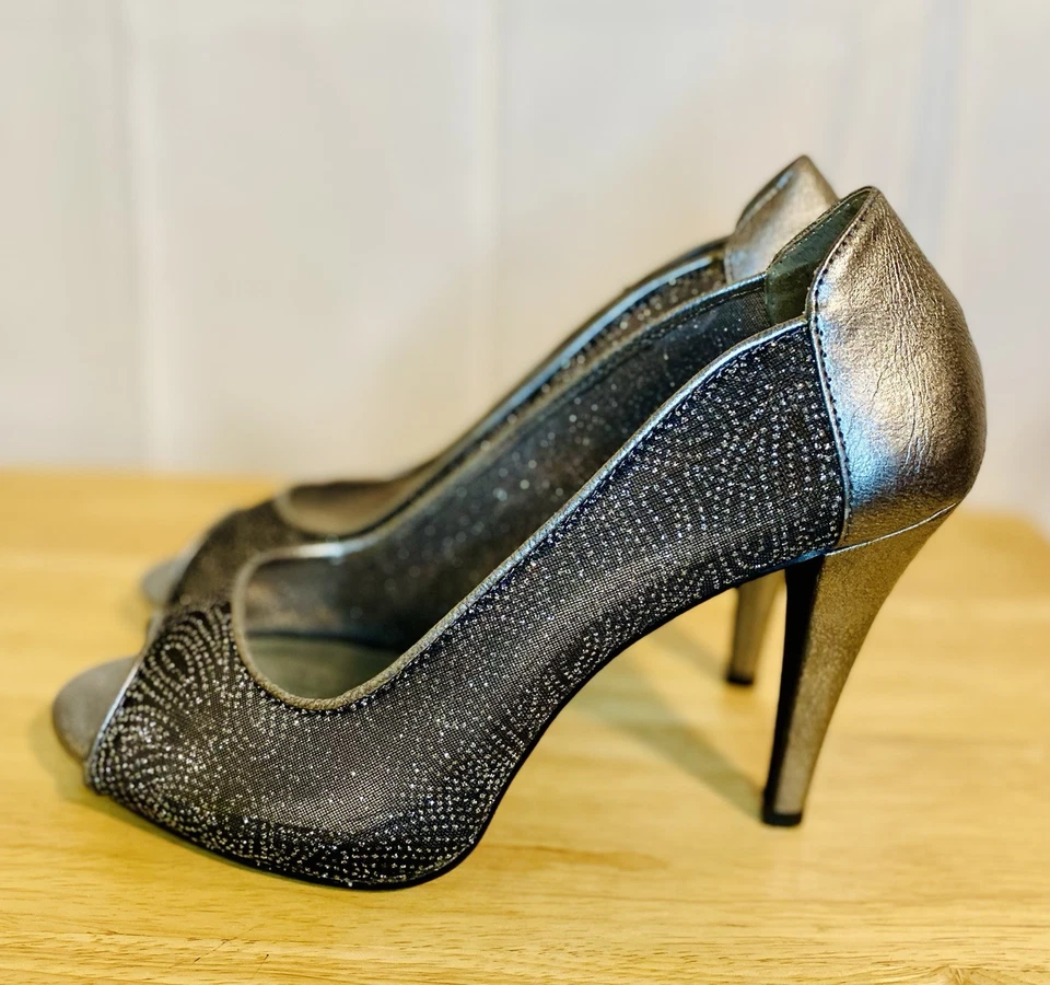 Tacones peep-toe negros brillantes Style & Co talla 10  Foto 3 de 4