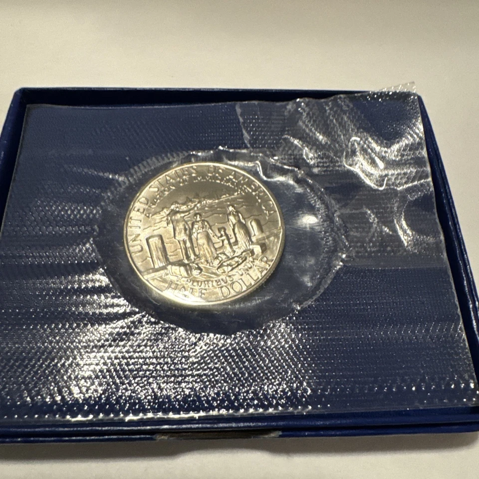 1986 D US Mint Uncirculated Liberty Half Dollar Coin COA & Box - Image 2 of 3