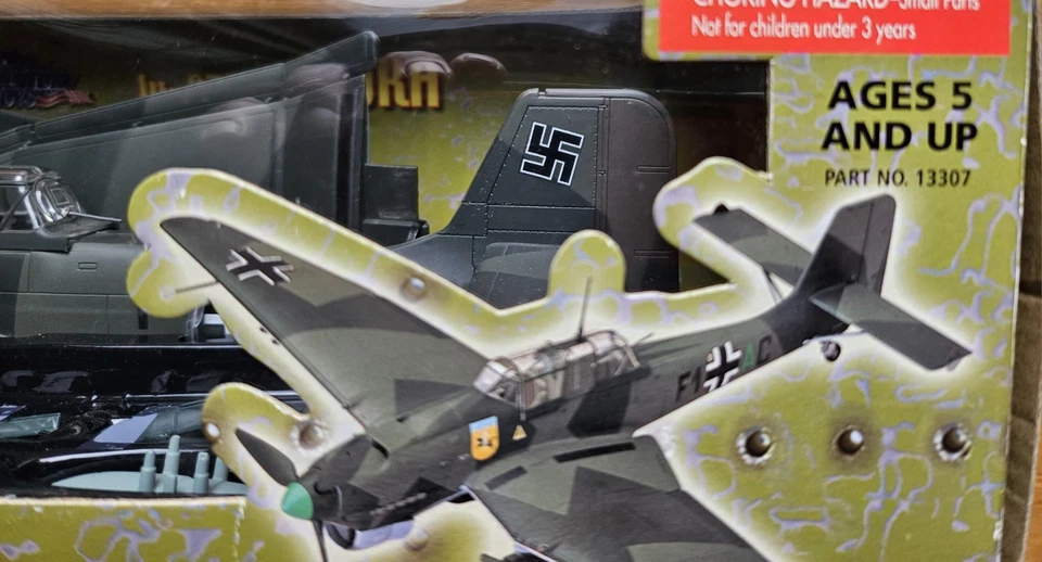 ИДЕАЛЬНЫЙ СОЛДАТ ВТОРОЙ МИРОВОЙ ВОЙНЫ НЕМЕЦКИЙ JU87B/R STUKA OBLT. HELMUT BODE МАСШТАБ 1:32 - Изображение 4 из 4