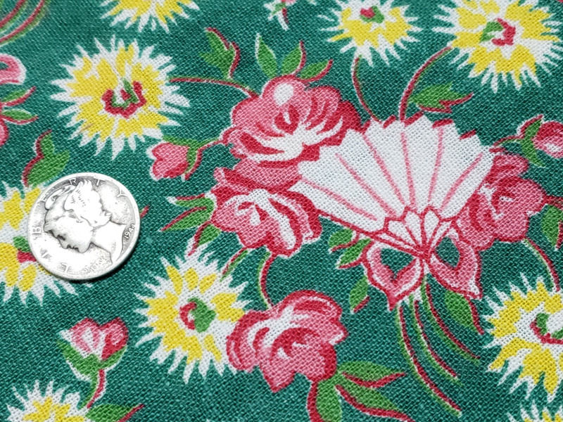BEST Vintage Feedsack Flour Sack Fabric Pink Roses Fans on GREEN Quilt Remnant