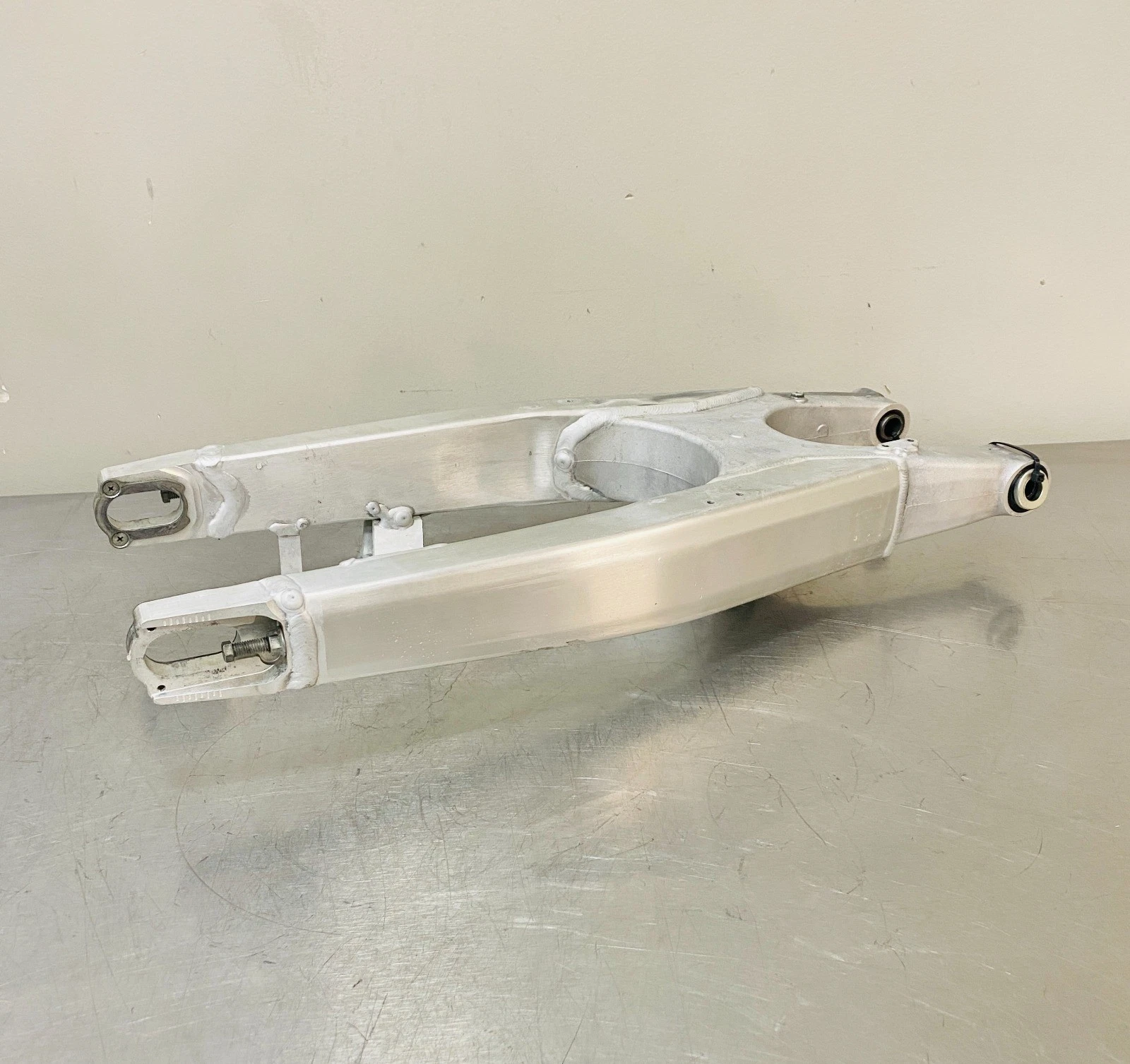 22-24 Honda CRF250R Swingarm Suspension OEM Rear Swing Arm 52200
