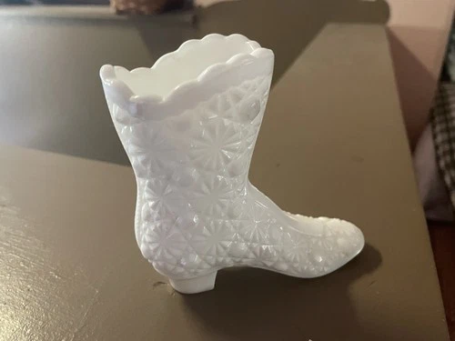 Vtg White Milk Glass Daisy Button Boot Figurine