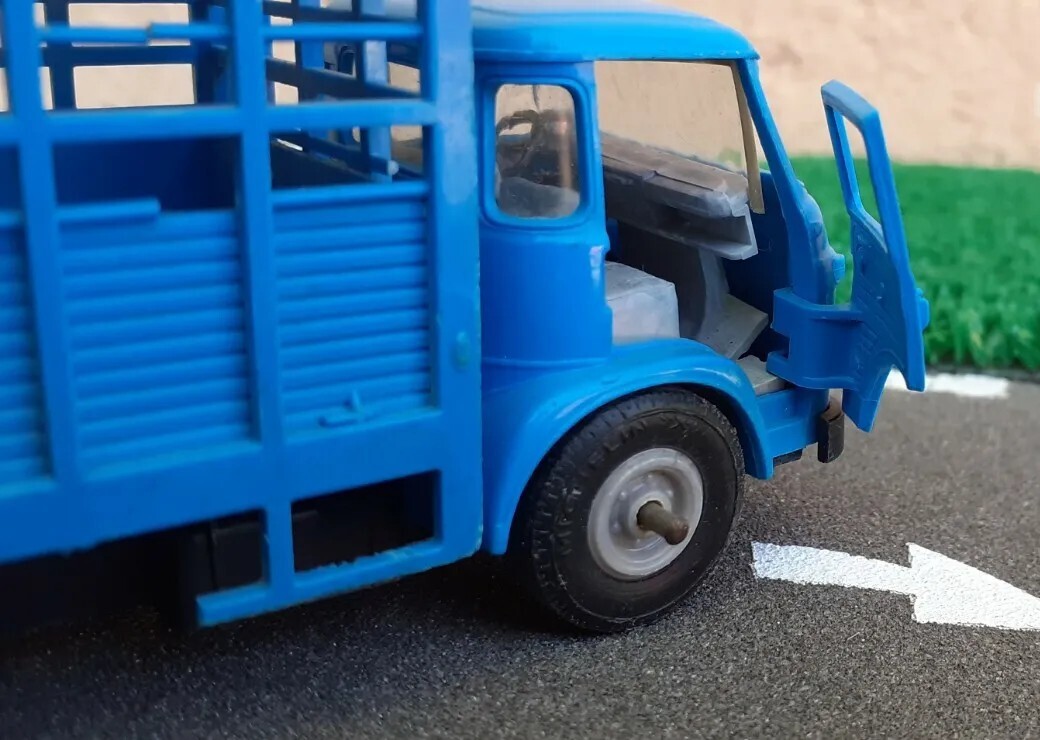 SYMPA ! NOREV 1:43 BETAILLERE SAVIEM SM 5C - A REPARER
