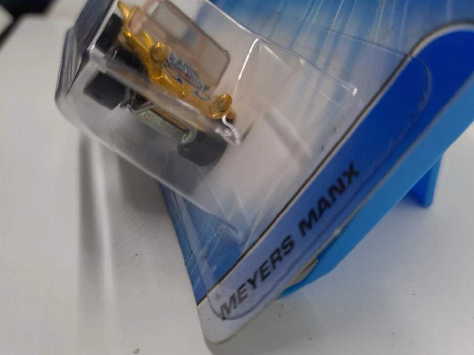 Винтажный Hot Wheels Meyers Manx #139 золото новый на длинный синий карта H9047 2004 1:64  - Изображение 4 из 4