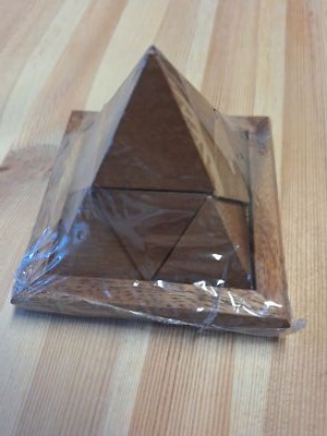 Holz Puzzle 9 Klötzchen Pyramide