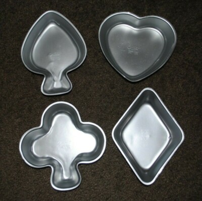 VINTAGE WILTON 502-976 4 PC. MINI CAKE PAN SET HEART SPADE CLUB DIAMOND POKER
