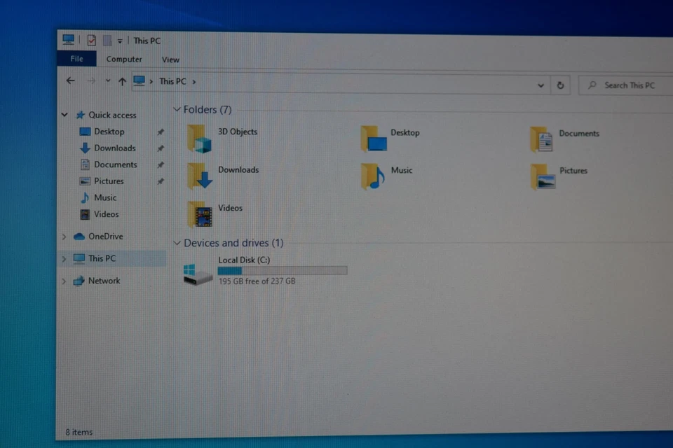 HP Z2 Mini G3 Workstation Xeon E3-1225 v6 3.3GHz 32GB RAM 256GB NVMe Quadro M620 - Image 3 of 4