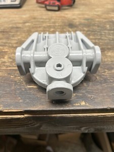 5148171 Detroit Diesel Secondary Fuel Filter Housing. 1/4 NPT. Good Used