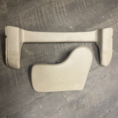 2007 2008 CHEVY AVALANCHE FRONT RIGHT PASSENGER SEAT TOE KICK PANEL OEM+