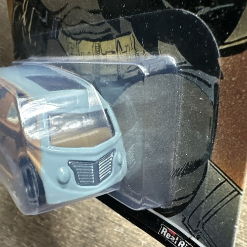 2016 Hot Wheels DC Comics BATMAN Quick D-Livery - Picture 3 of 7