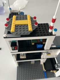Lego City police Station With Manuals And Figures- Retired Complete Set 7498