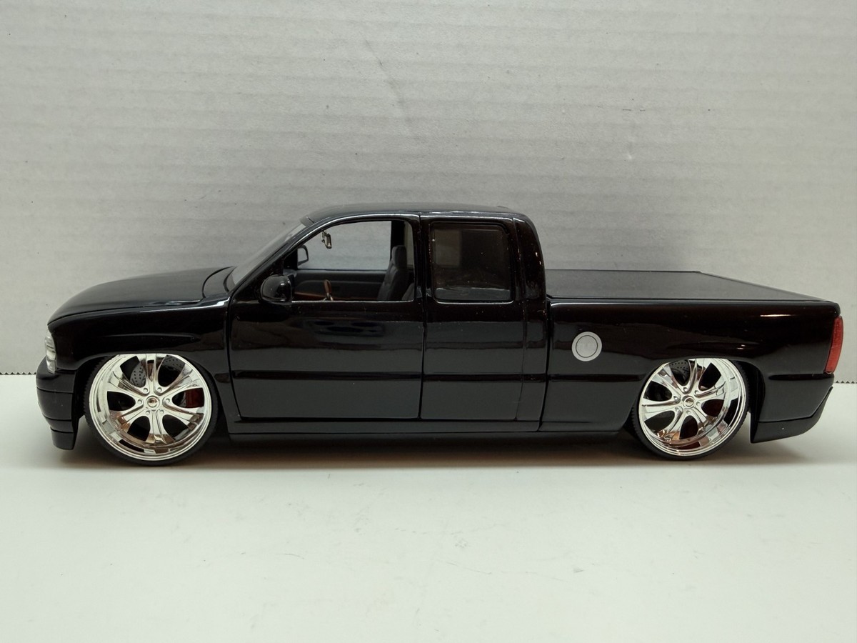 JADA DUB CITY 2002 CHEVY SILVERADO 1:24 BLACK ## | eBay