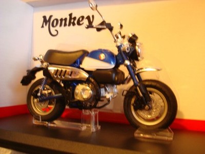 Honda Monkey 125  BLAU  -  WEISS AOSHIMA  1:12  Aoshima TOP  !!