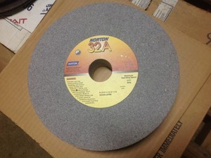 norton32a grinding 9 1/2 x 1 1/2 x 1 1/2"