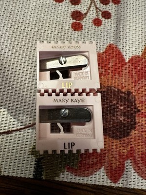 New Mary Kay Skinny Pink LIP Liner Pencil Sharpener ~ Set Of two Germany