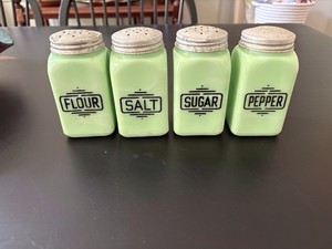 Vintage 1930’s McKee Jadeite 4 Piece Shaker Set